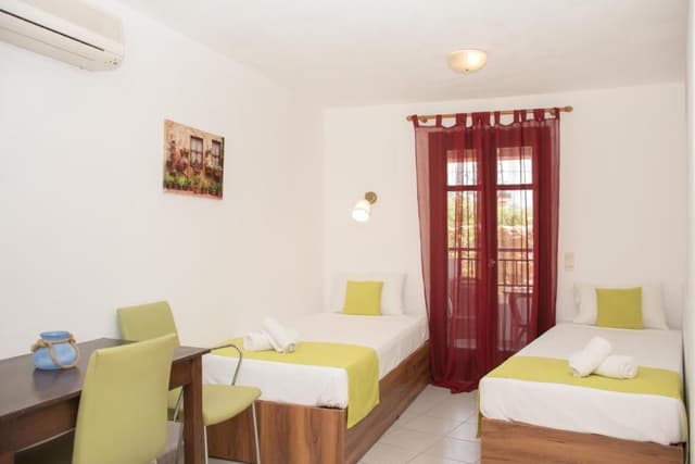 Studio (2 Adults)