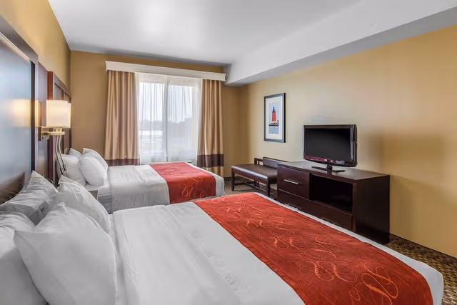 Suites 2 Queen Beds and Sofa Bed