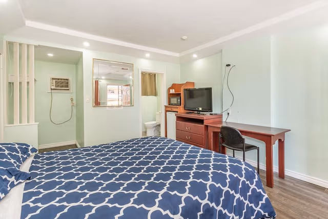 Room, 1 Queen Bed, Non Smoking