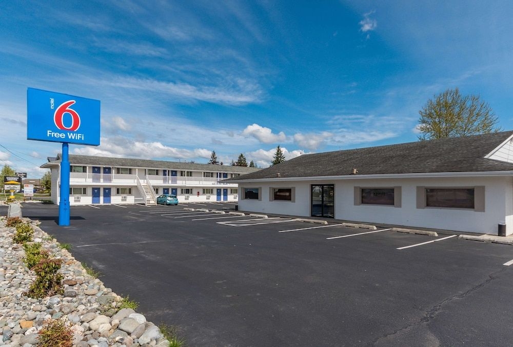 Sterling Motor Inn2