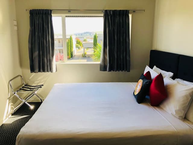 Standard room with shared bathroom