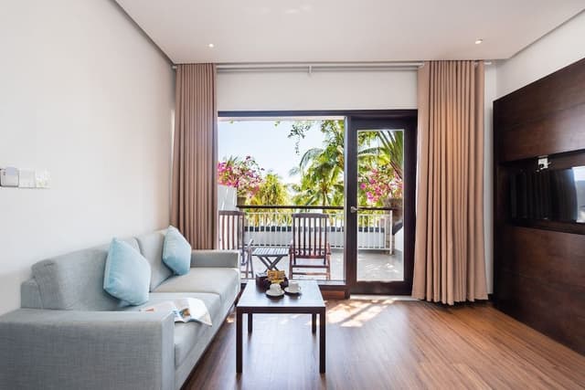 Suite, Sea View