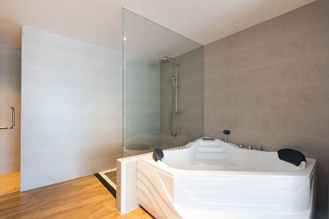 Suite, Sea View