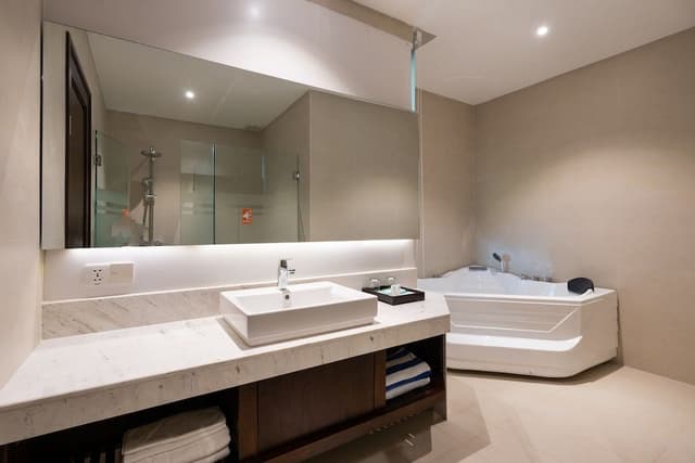 Suite, Sea View