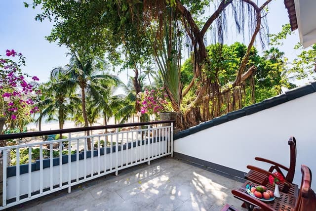 Suite, Sea View