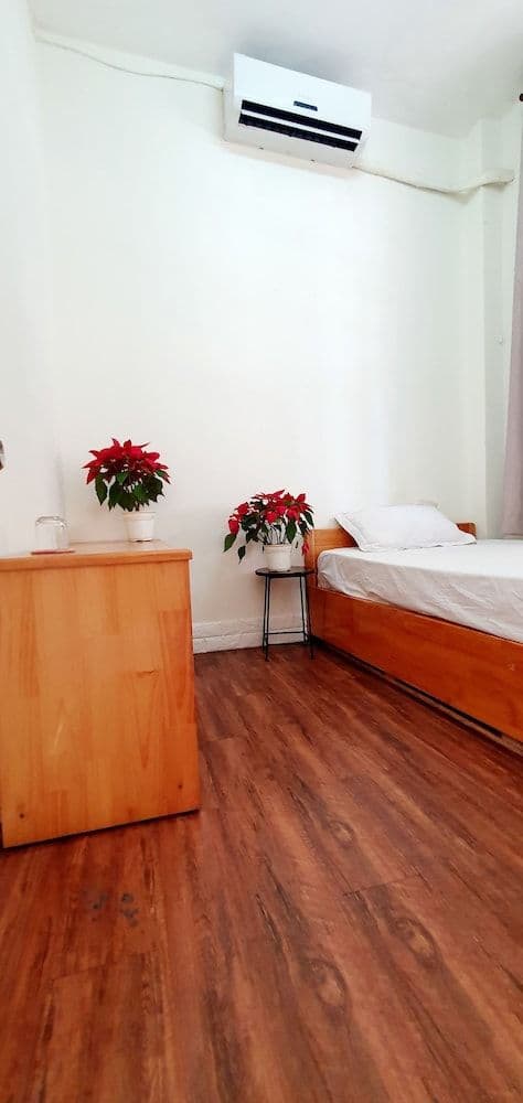 Panoramic Single Room, 1 Large Twin Bed, City View