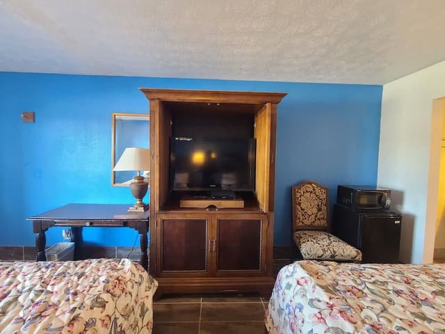 Double Room, 2 Queen Beds, Non Smoking