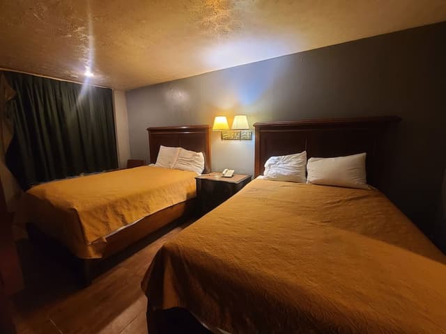 Double Room, 2 Queen Beds, Smoking