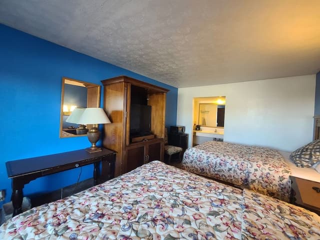 Double Room, 2 Queen Beds, Non Smoking