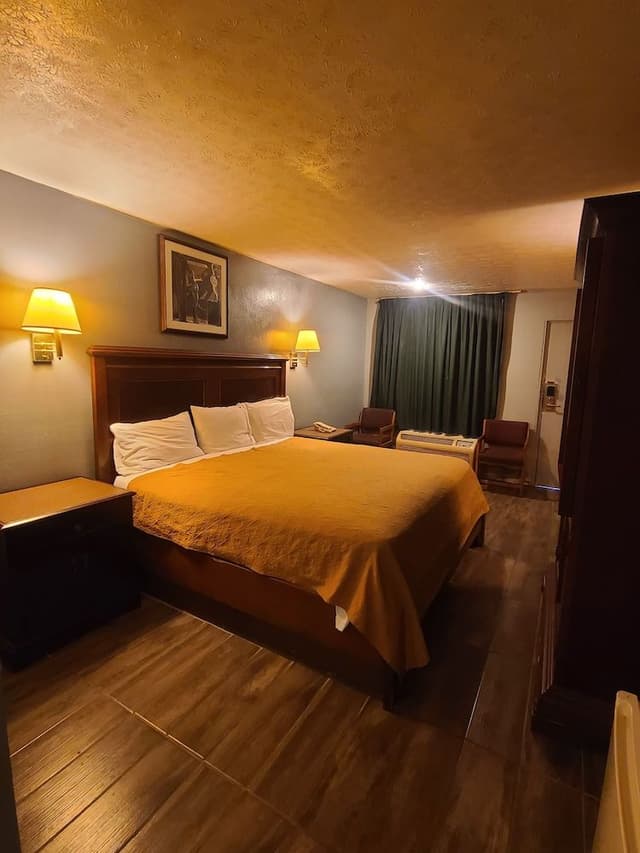 Standard Room, 1 King Bed, Smoking