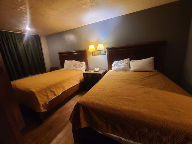Double Room, 2 Queen Beds, Smoking