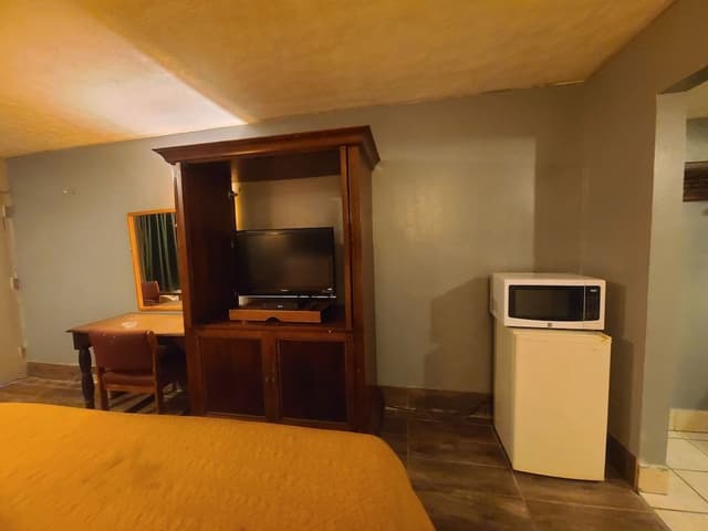 Standard Room, 1 King Bed, Smoking