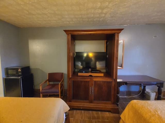 Double Room, 2 Queen Beds, Smoking
