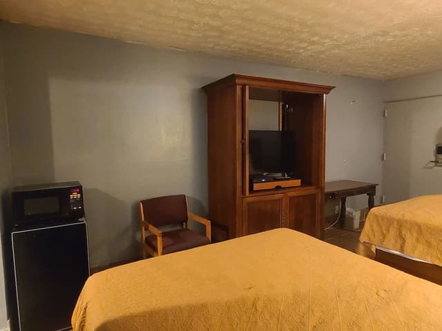 Double Room, 2 Queen Beds, Smoking