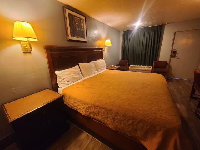 Standard Room, 1 King Bed, Smoking
