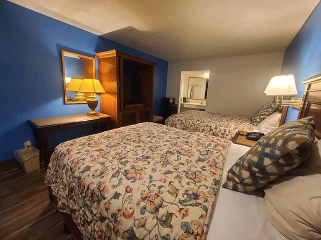 Double Room, 2 Queen Beds, Non Smoking