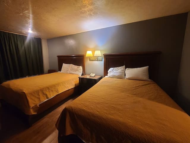 Double Room, 2 Queen Beds, Smoking
