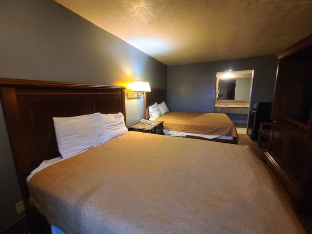Double Room, 2 Queen Beds, Smoking