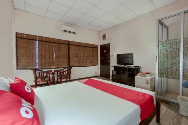 Double Room with Shared Bathroom