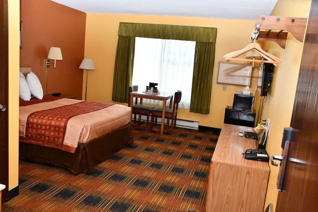 Standard Room, 1 Queen Bed, Non Smoking