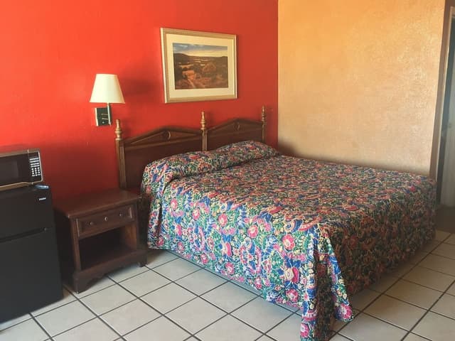 Deluxe Room, 1 King Bed, Smoking, Refrigerator & Microwave