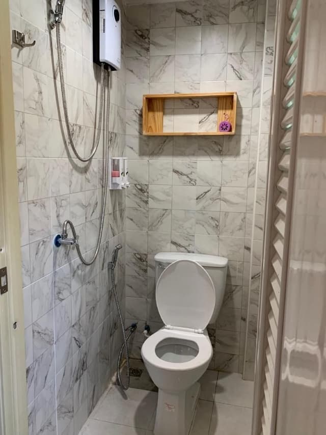 Single Room with Shared Bathroom