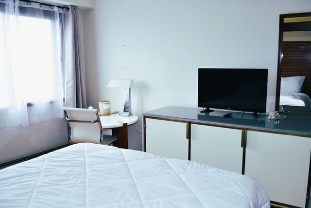 Standard Room, 1 Queen Bed