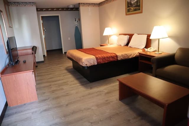 Standard Room, 1 Queen Bed