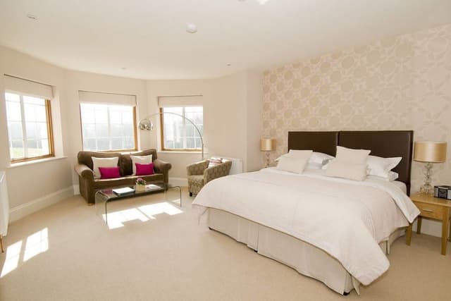 Double Room, Bathtub