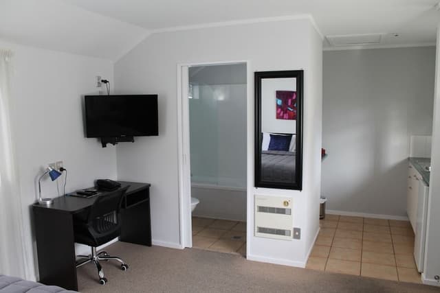 Standard Studio, 1 Queen Bed, Non Smoking, Ensuite