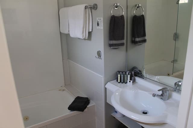 Standard Studio, 1 Queen Bed, Non Smoking, Ensuite