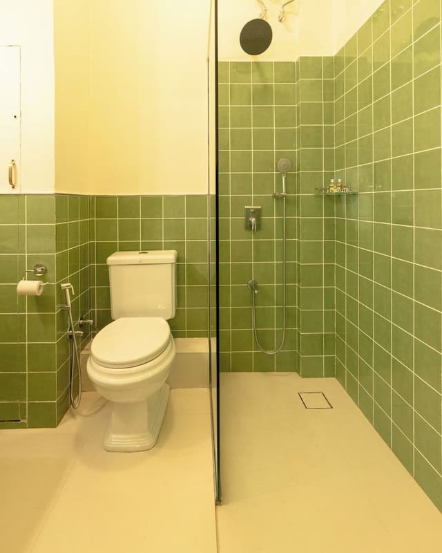 Superior Queens Necklace Suite