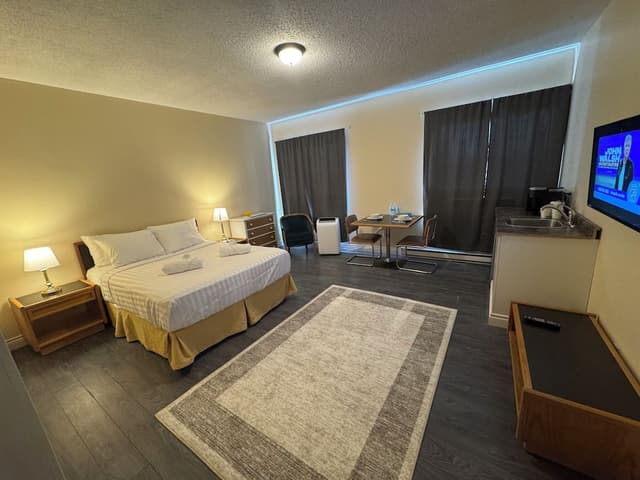 Standard Room, Partial Lake View