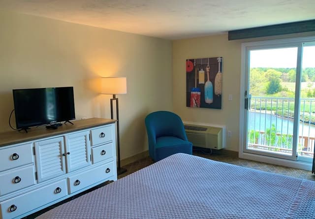 Room, 2 Bedrooms, 2 Bathrooms