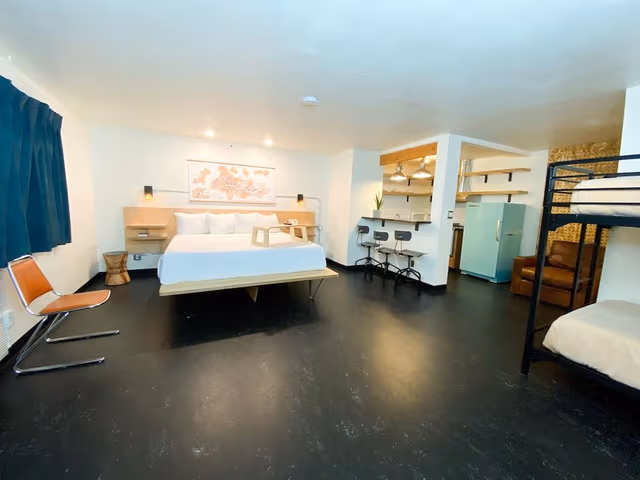 Studio Kitchenette with King Bed and a Bunk Bed