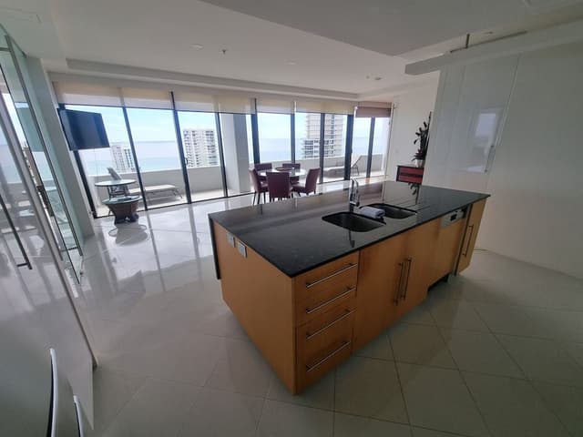 3 Bedroom Sub Penthouse - Ocean Views