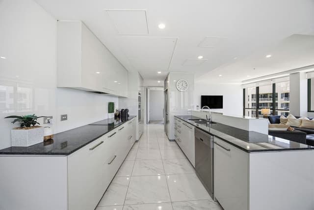 3 Bedroom Superior Ocean Glimpse Apartment