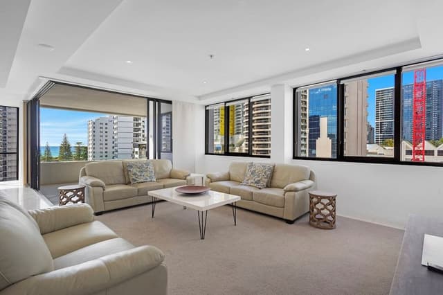 3 Bedroom Superior Ocean Glimpse Apartment