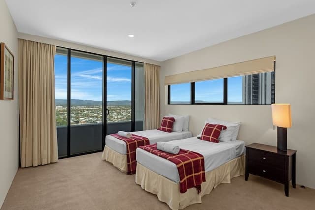 3 Bedroom Sub Penthouse - Ocean Views