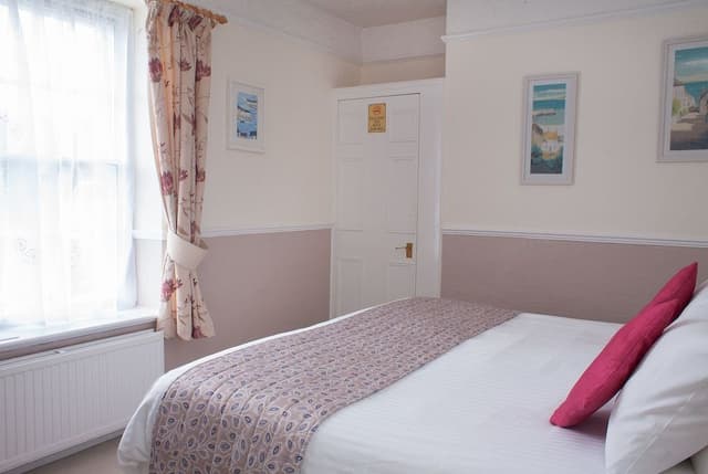 Superior Double Room (Super King Bed)