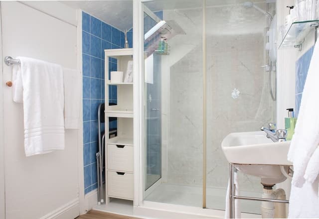Twin Room, Ensuite