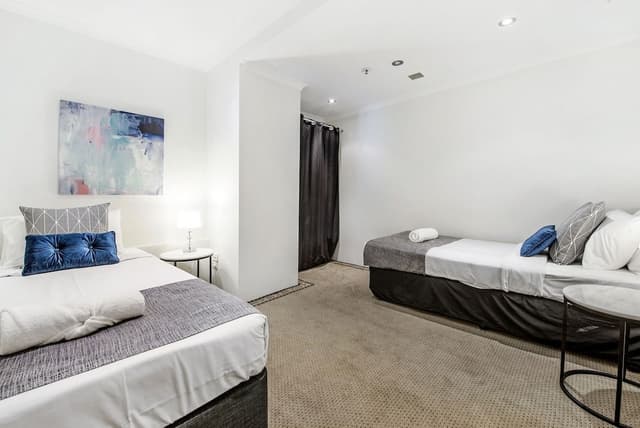 Penthouse, 3 Bedrooms Unit 3303