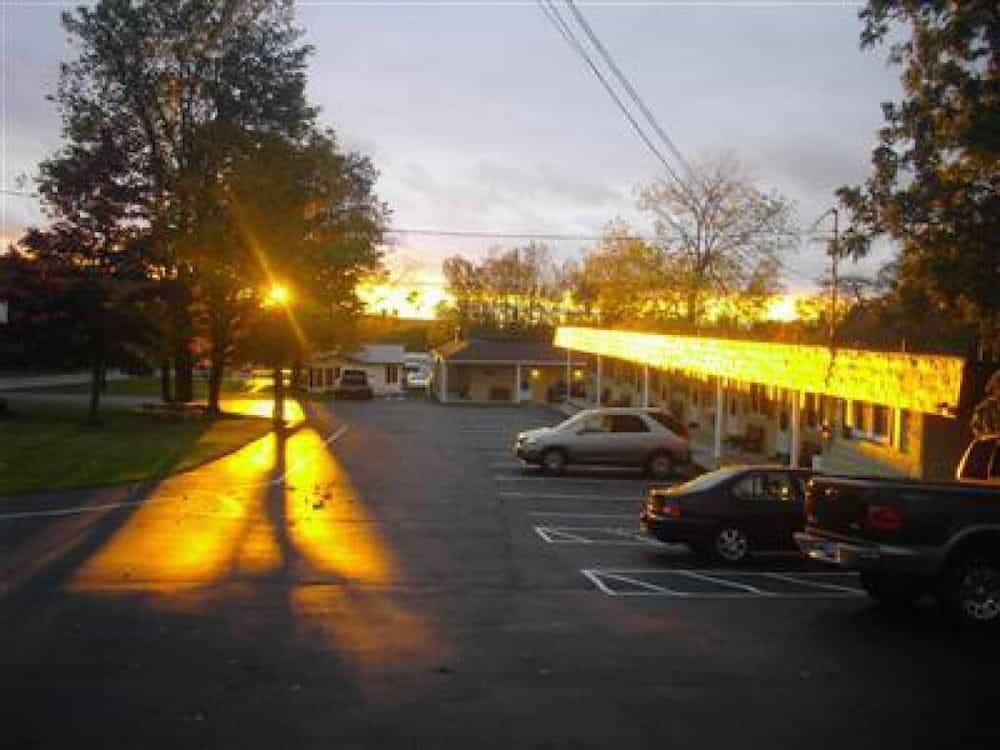 All Seasons Inn