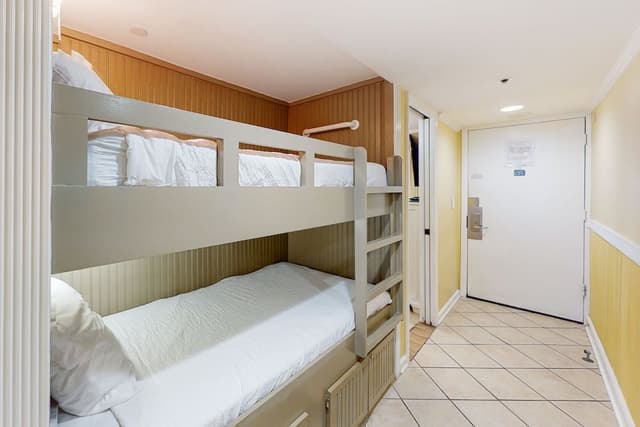 Condo, 1 Bedroom