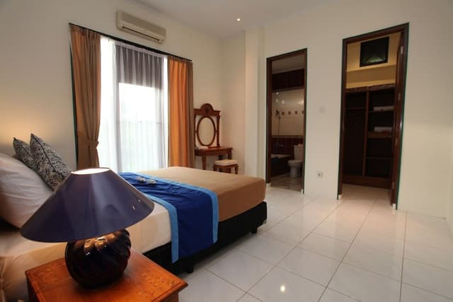 Junior Suite, Non Smoking, Pool View