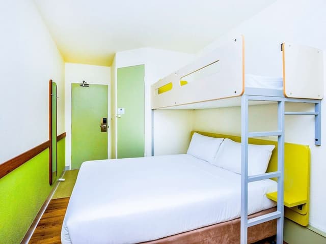 Room, Multiple Beds