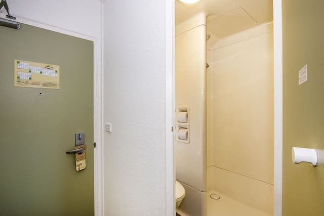 Room, Multiple Beds