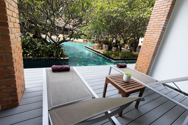 Deluxe Room, Pool Access