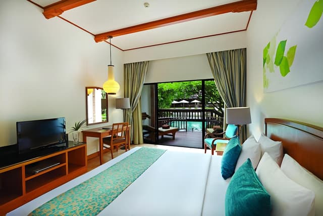 Deluxe Room, Pool Access