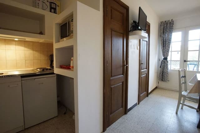 Studio (2 Adults + 1 Child)